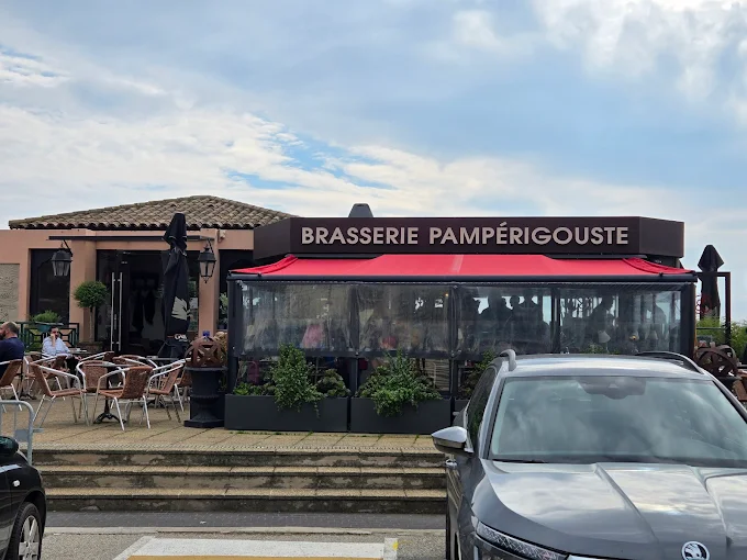 Intérieur chaleureux de la Brasserie Pampérigouste